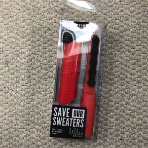 Lilly Brush Sweater Pill Remover NWB